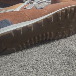New Balance Women's Orange and Gray Sneakers Size 10